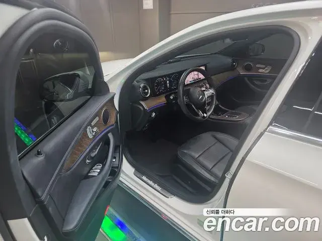 Mercedes-Benz E-Class 2021 — Фото 9/20