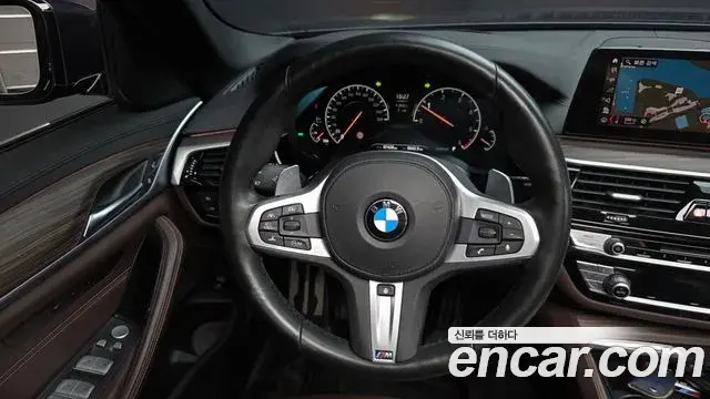 BMW 5 Series 2019 — Фото 13/20