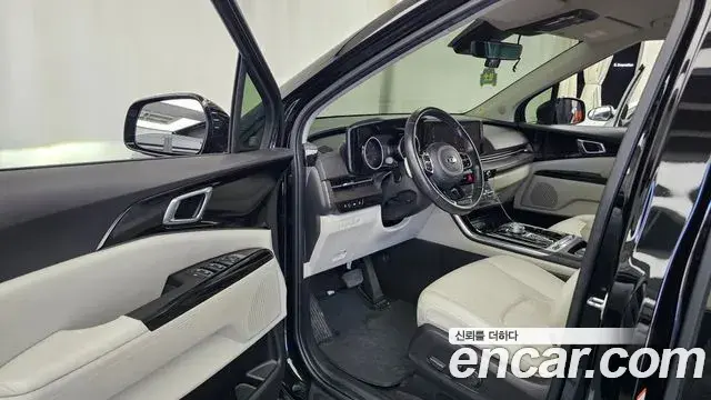 Kia Carnival 2021 — Фото 10/20