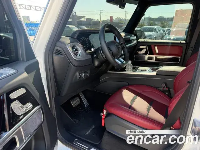 Mercedes-Benz G-Class 2025 — Фото 15/17
