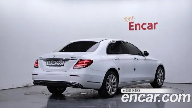 Mercedes-Benz E-Class 2020 — Фото 2/20