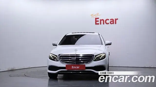Mercedes-Benz E-Class 2020 — Фото 3/20
