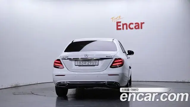 Mercedes-Benz E-Class 2020 — Фото 4/20