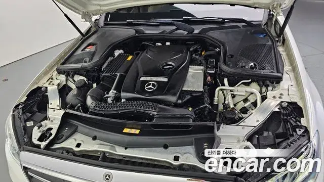 Mercedes-Benz E-Class 2020 — Фото 6/20