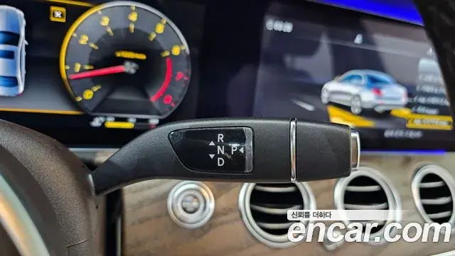 Mercedes-Benz E-Class 2020 — Фото 9/20