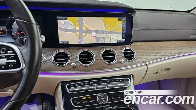 Mercedes-Benz E-Class 2020 — Фото 14/20