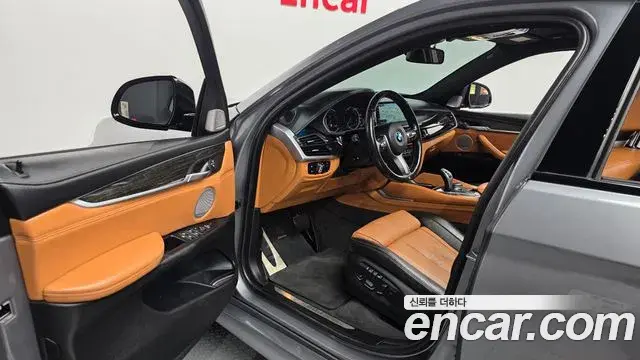 BMW X6 2018 — Фото 10/20