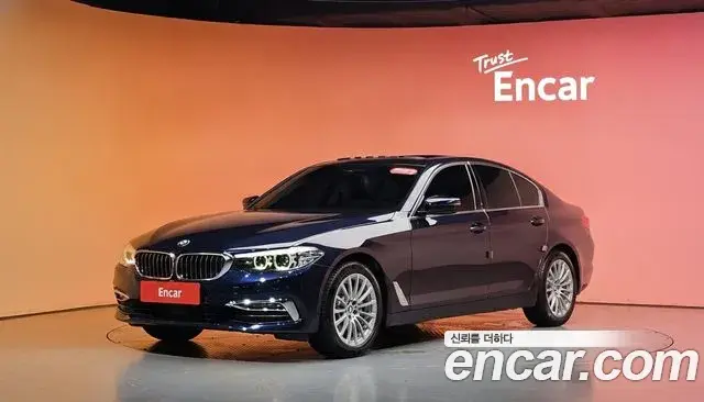 BMW 5 Series 2020 — Фото 1/20