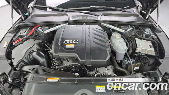 Audi A4 2021 — Фото 6/20