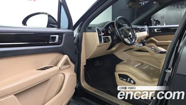 Porsche Cayenne 2020 — Фото 9/20