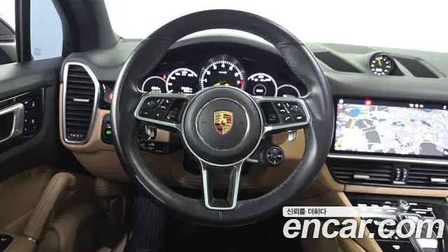 Porsche Cayenne 2020 — Фото 14/20