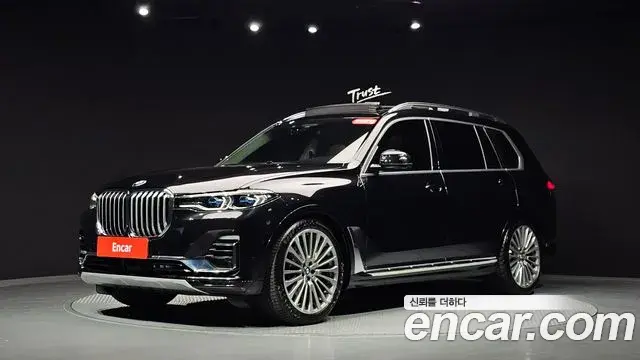 BMW X7 2021 — Фото 11/20