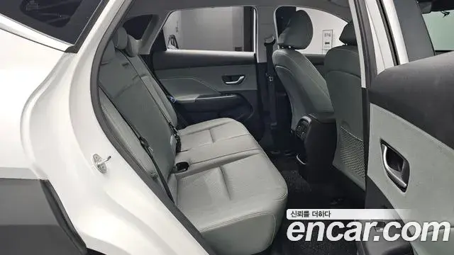 Hyundai Kona 2023 — Фото 11/20