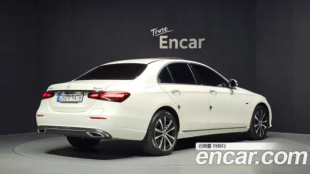 Mercedes-Benz E-Class 2021 — Фото 2/20