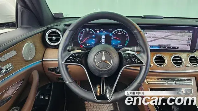 Mercedes-Benz E-Class 2021 — Фото 13/20