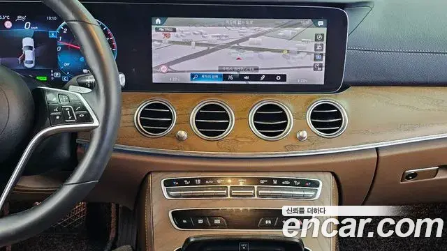 Mercedes-Benz E-Class 2021 — Фото 19/20