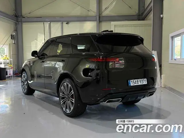 Land Rover Range Rover Sport 2026 — Фото 7/14
