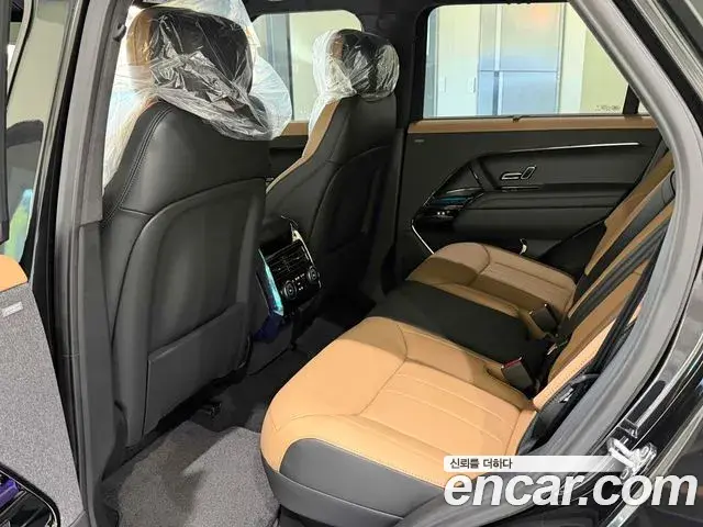 Land Rover Range Rover Sport 2026 — Фото 13/14
