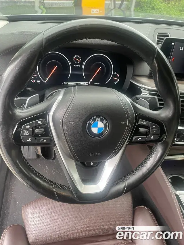 BMW 5 Series 2019 — Фото 9/10