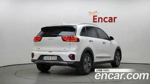 Kia Niro 2021 — Фото 4/20