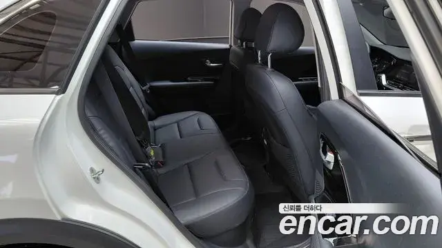 Kia Niro 2021 — Фото 11/20
