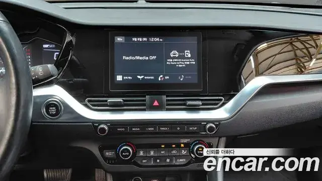Kia Niro 2021 — Фото 17/20