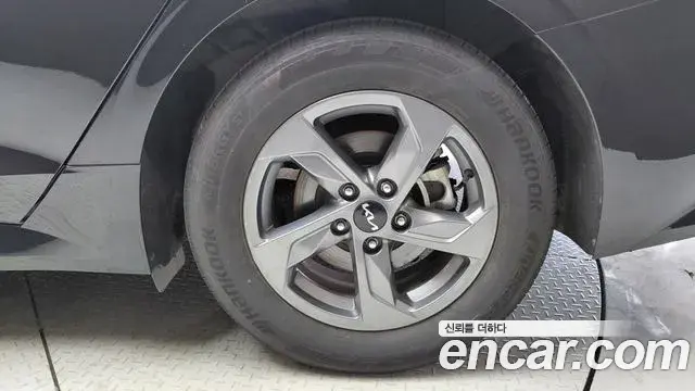 Kia K5 2022 — Photo 15/28