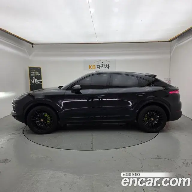 Porsche Cayenne 2020 — Фото 2/18