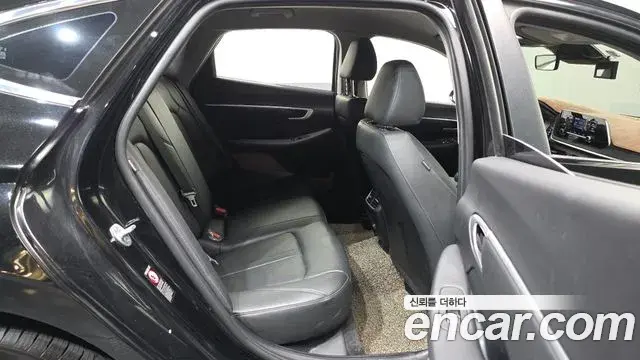 Hyundai Sonata 2021 — Фото 11/18
