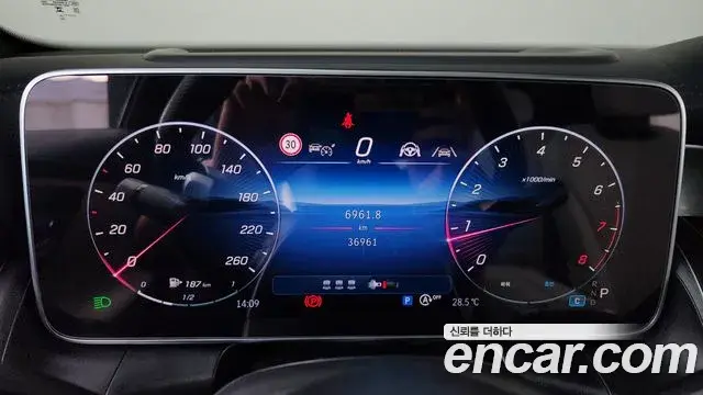 Mercedes-Benz GLC-Class 2025 — Фото 8/20
