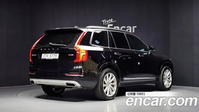 Volvo XC90 2018 — Фото 2/20