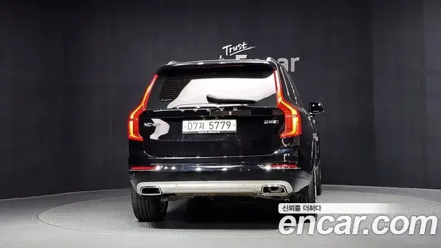 Volvo XC90 2018 — Фото 4/20
