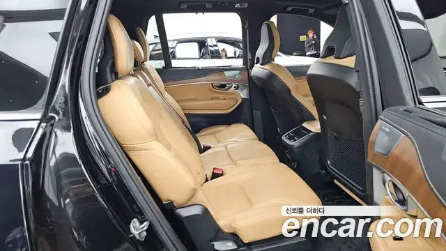 Volvo XC90 2018 — Фото 12/20
