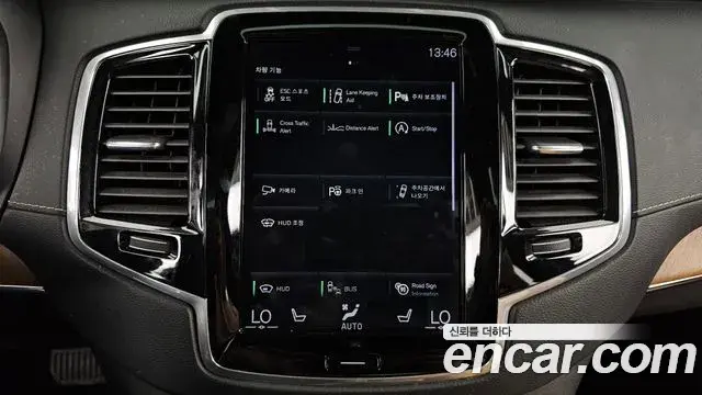 Volvo XC90 2018 — Фото 16/20