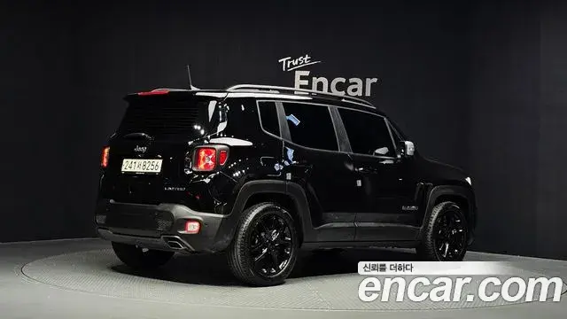 Jeep Renegade 2022 — Фото 2/20