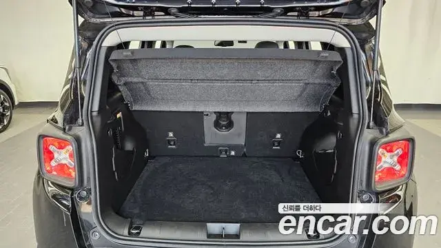 Jeep Renegade 2022 — Фото 20/20