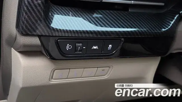 Kia Carnival 2023 — Фото 16/20