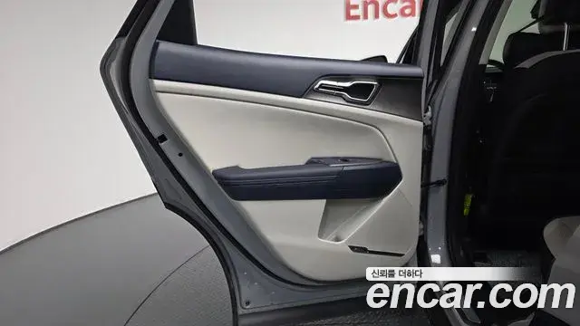 Kia Sportage 2025 — Şəkil 39/42