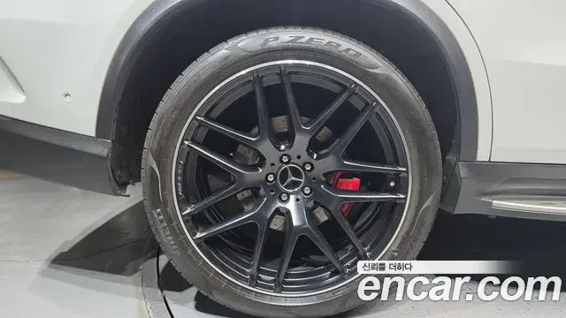 Mercedes-Benz GLE-Class 2019 — Şəkil 24/33