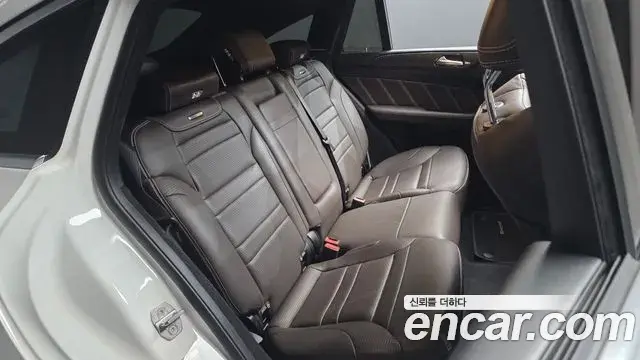 Mercedes-Benz GLE-Class 2019 — Şəkil 10/33