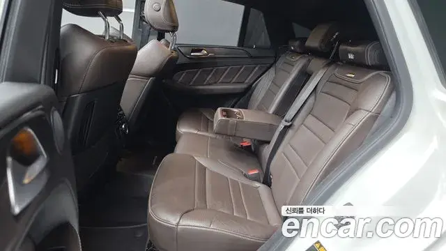 Mercedes-Benz GLE-Class 2019 — Şəkil 11/33