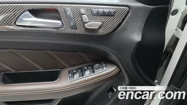 Mercedes-Benz GLE-Class 2019 — Şəkil 5/33
