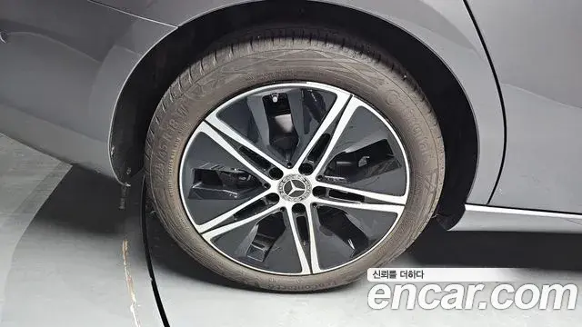 Mercedes-Benz A-Class 2025 — Фото 5/20