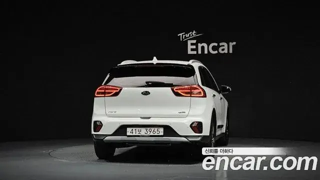 Kia Niro 2019 — Фото 4/20