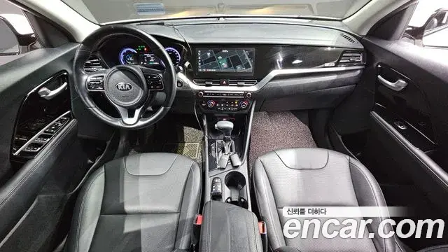 Kia Niro 2019 — Фото 7/20