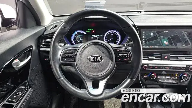 Kia Niro 2019 — Фото 12/20