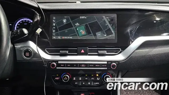 Kia Niro 2019 — Фото 13/20