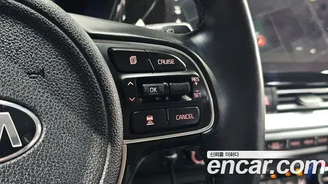 Kia Niro 2019 — Фото 17/20