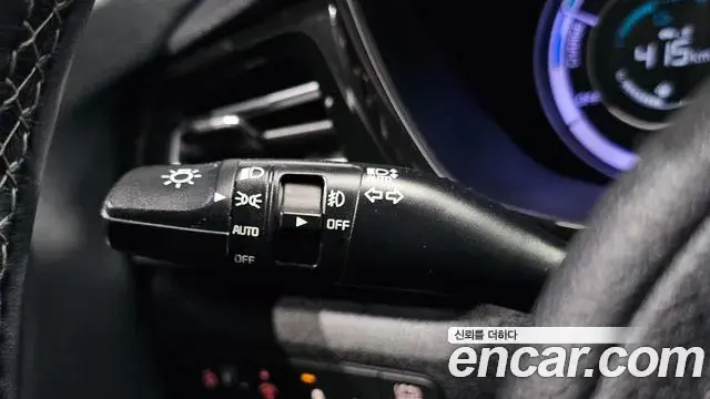Kia Niro 2019 — Şəkil 25/30