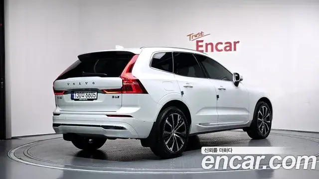 Volvo XC60 2023 — Фото 2/20